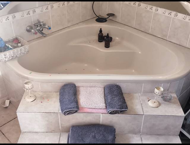 3 BEDROOM HOUSE FOR SALE IN BONNIE BRAE